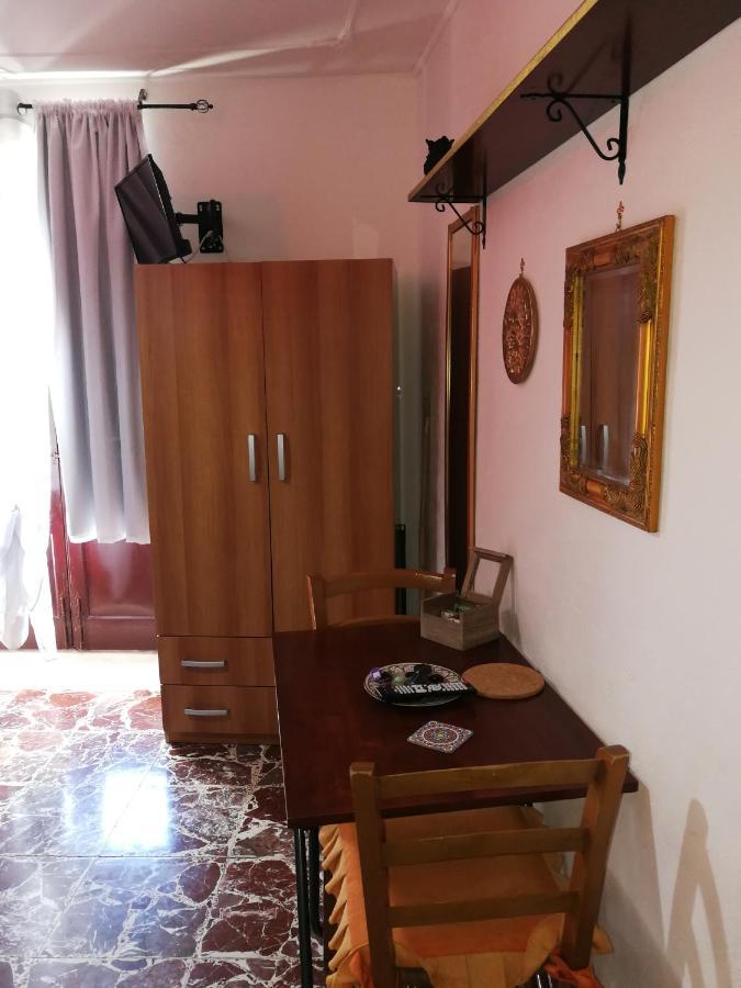 Casa Vacanze Il Girasole 卡尔塔吉罗 外观 照片