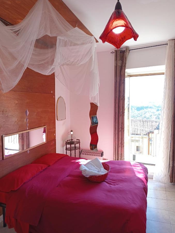 Casa Vacanze Il Girasole 卡尔塔吉罗 外观 照片