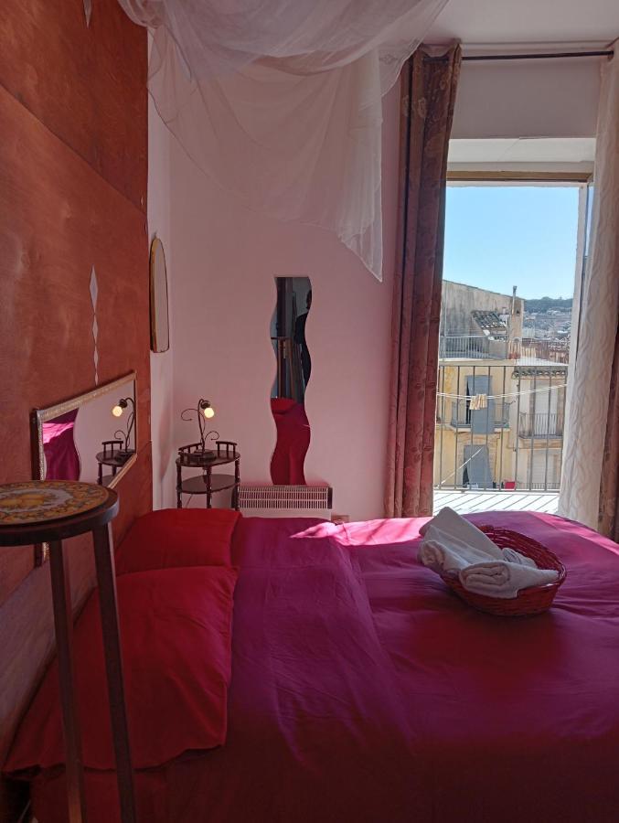 Casa Vacanze Il Girasole 卡尔塔吉罗 外观 照片
