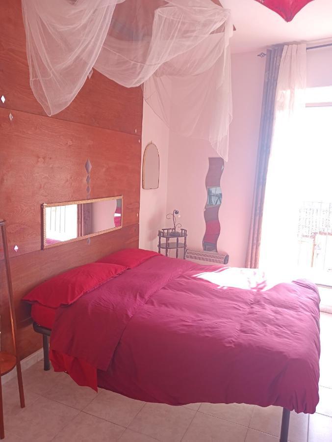 Casa Vacanze Il Girasole 卡尔塔吉罗 外观 照片